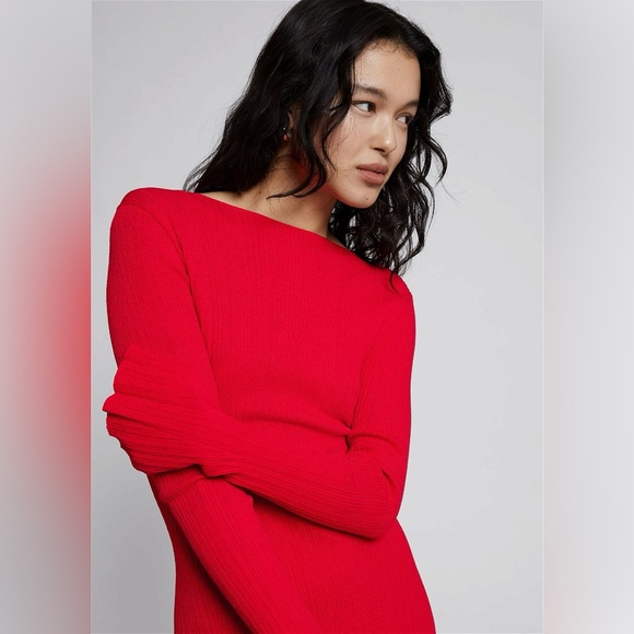 Fitted Ribbed Slit Front Dress - Picture 4 of 5